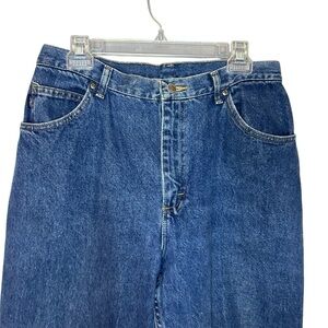 Vintage High Rise Mom Jeans | Chic | Medium Blue Wash | Size 16